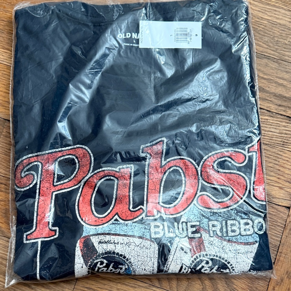 NWT Old Navy Pabst Blue Ribbon PBR Graphic Tee
